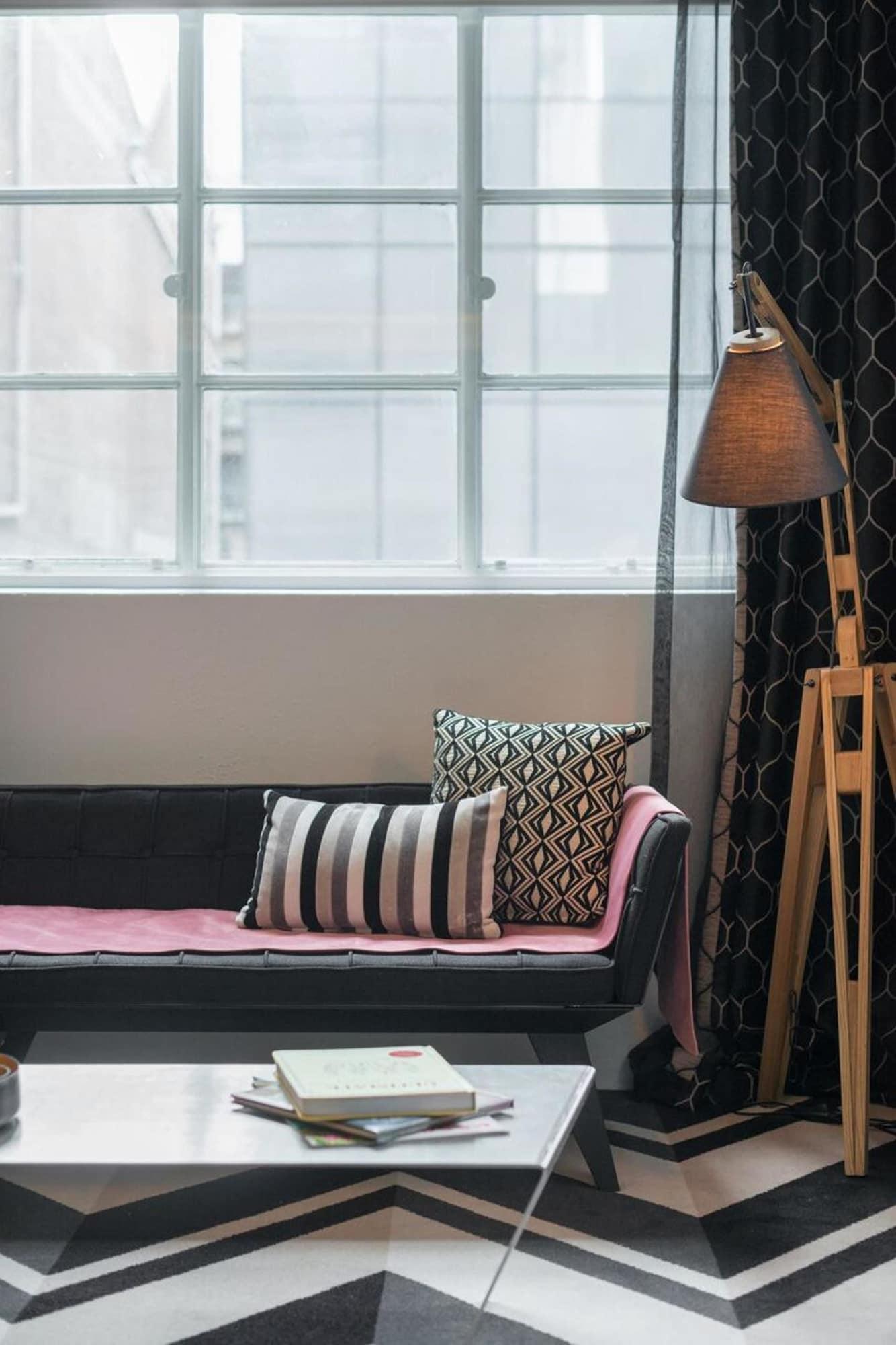 Adelphi Hotel Melbourne Buitenkant foto A floor lamp