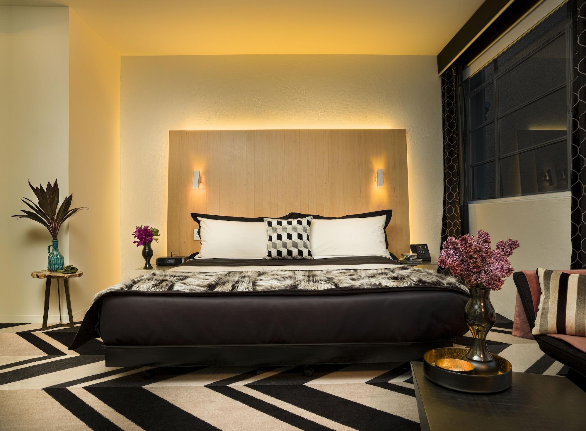 Adelphi Hotel Melbourne Buitenkant foto A bedroom at the Mandarin Oriental, Bangkok
