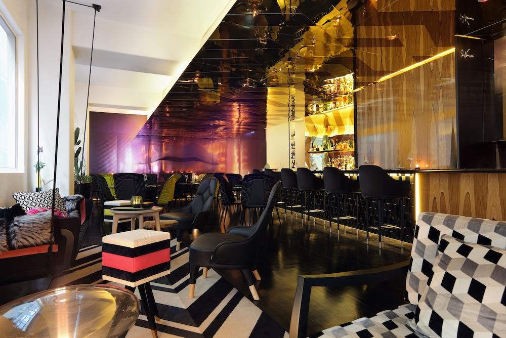 Adelphi Hotel Melbourne Buitenkant foto The bar at the 1001 nights lounge