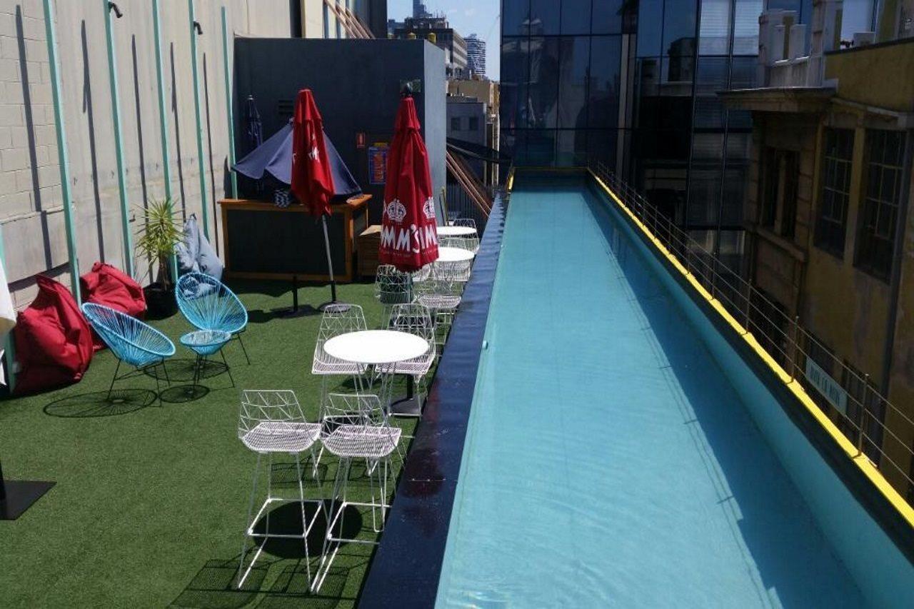 Adelphi Hotel Melbourne Buitenkant foto Rooftop pool at the hotel