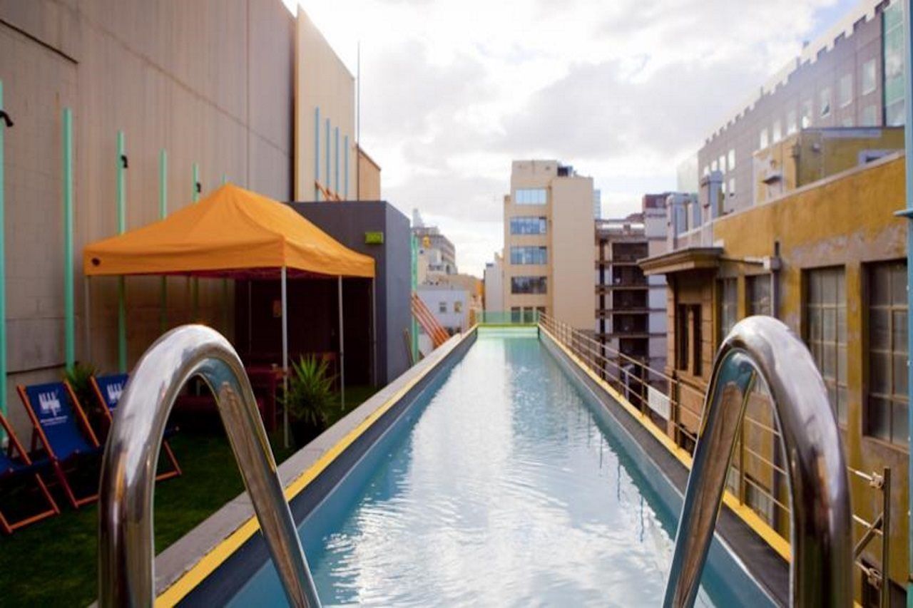 Adelphi Hotel Melbourne Buitenkant foto Rooftop pool at the hotel