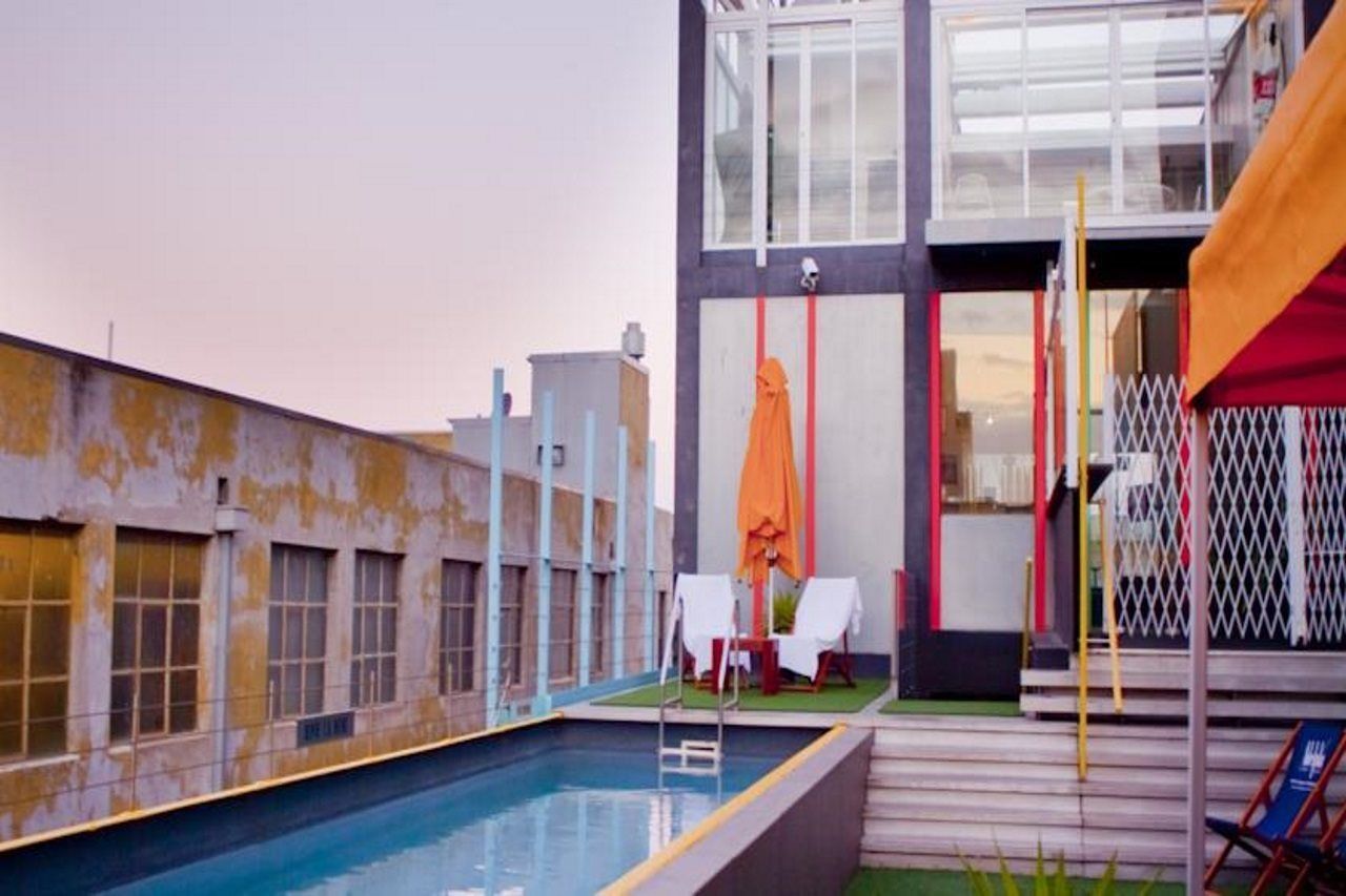 Adelphi Hotel Melbourne Buitenkant foto The rooftop pool at the hotel