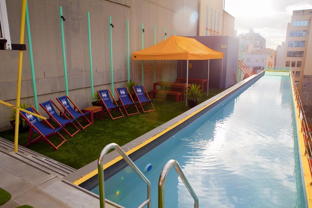 Adelphi Hotel Melbourne Buitenkant foto The pool at the hotel